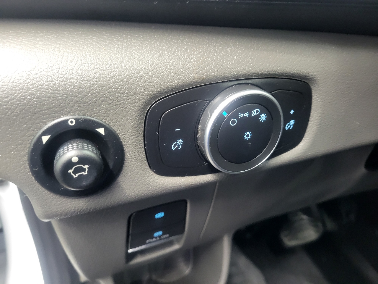 Ford Transit 150 Van Low Roof w/Sliding Pass. 130-in. WB 2023