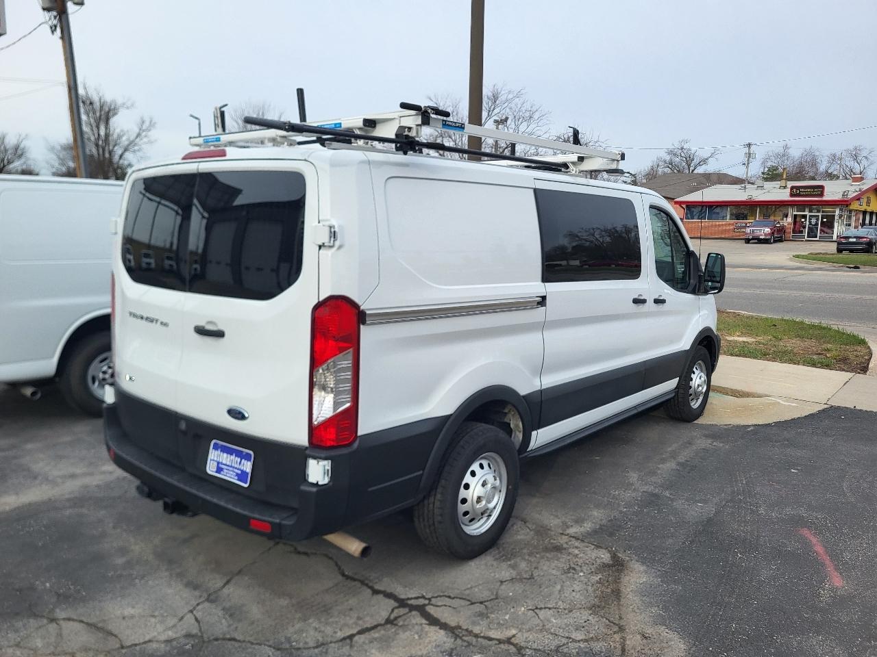 Ford Transit 150 Van Low Roof w/Sliding Pass. 130-in. WB 2023
