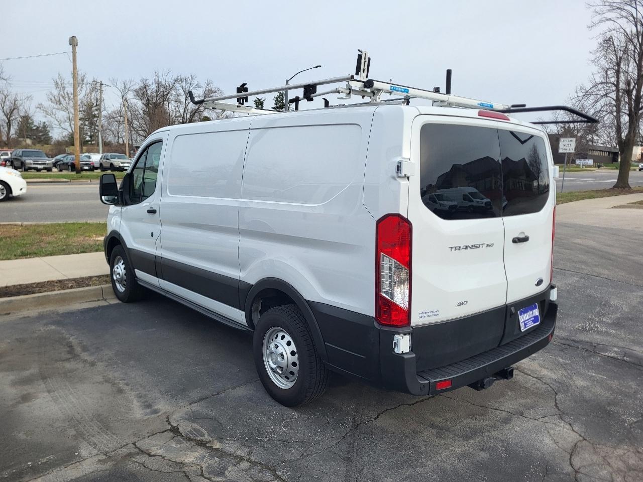 Ford Transit 150 Van Low Roof w/Sliding Pass. 130-in. WB 2023