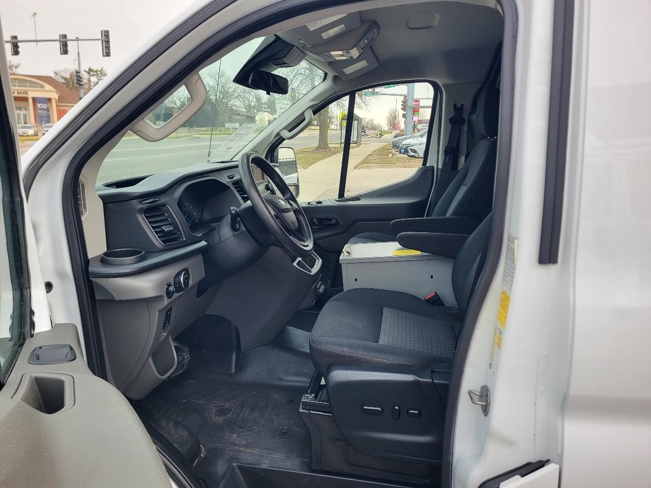 Ford Transit 150 Van Low Roof w/Sliding Pass. 130-in. WB 2023