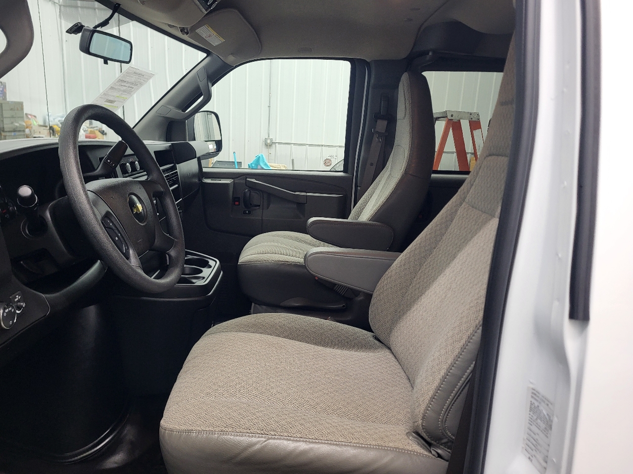 Chevrolet Express LS 3500 Extended 2023