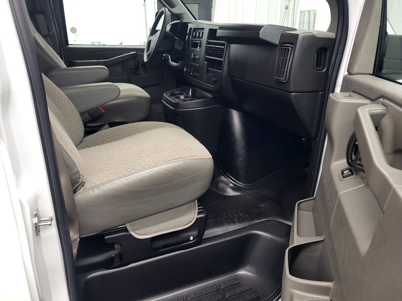 Chevrolet Express LS 3500 Extended 2023