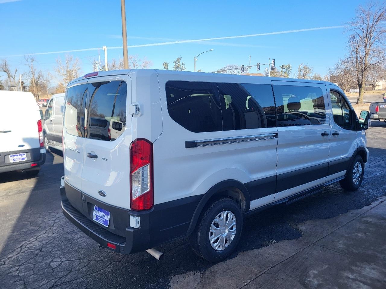 Ford Transit 350 Wagon Low Roof XLT w/Sliding Pass. 148-in. WB 2023