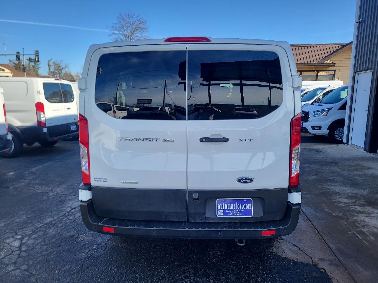 Ford Transit 350 Wagon Low Roof XLT w/Sliding Pass. 148-in. WB 2023