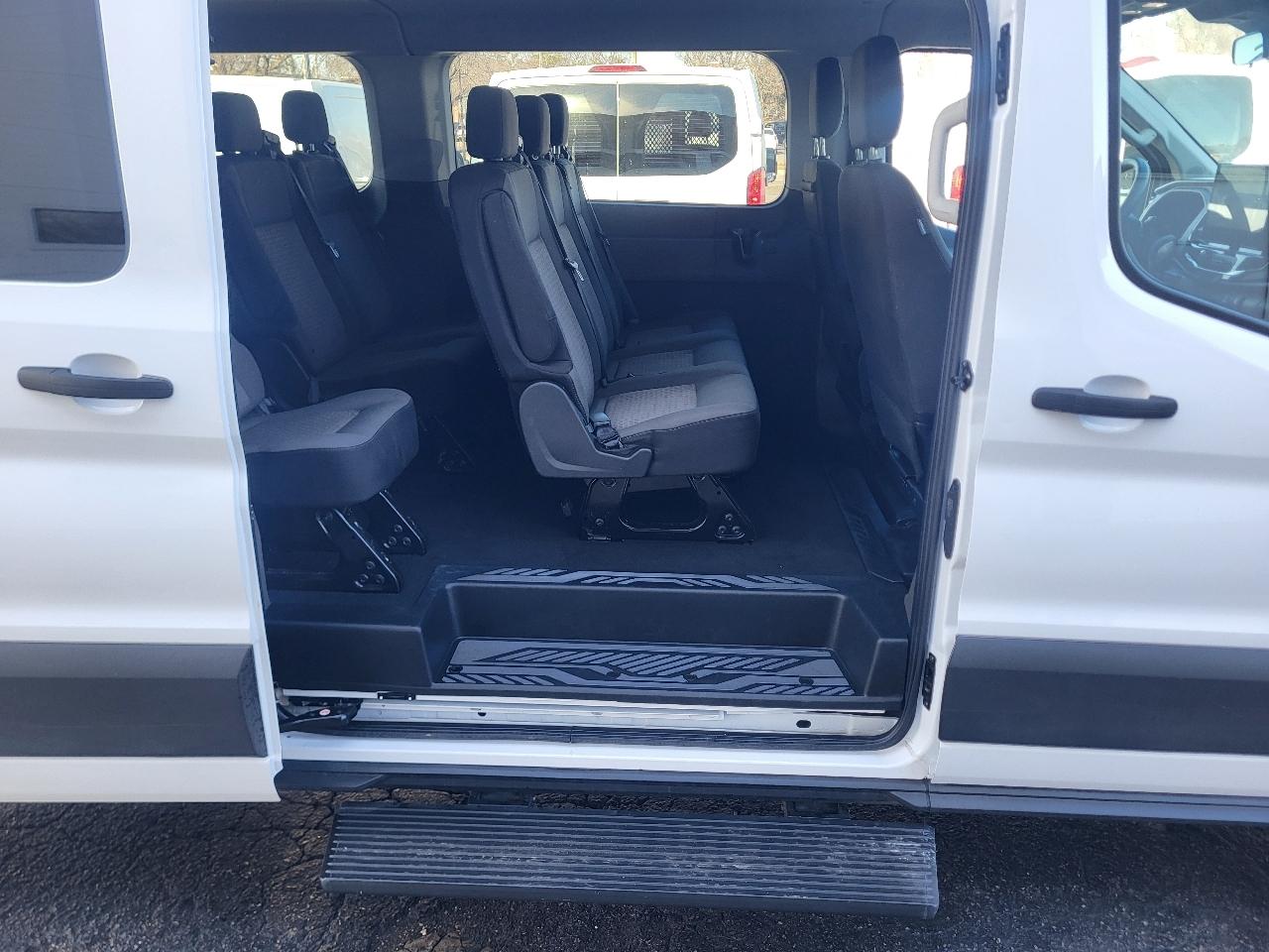 Ford Transit 350 Wagon Low Roof XLT w/Sliding Pass. 148-in. WB 2023