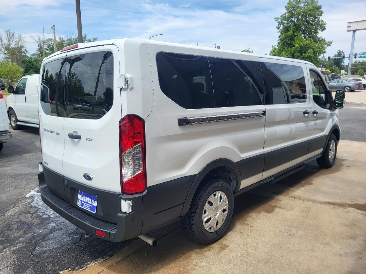 Ford Transit 350 Wagon Low Roof XLT w/Sliding Pass. 148-in. WB 2023