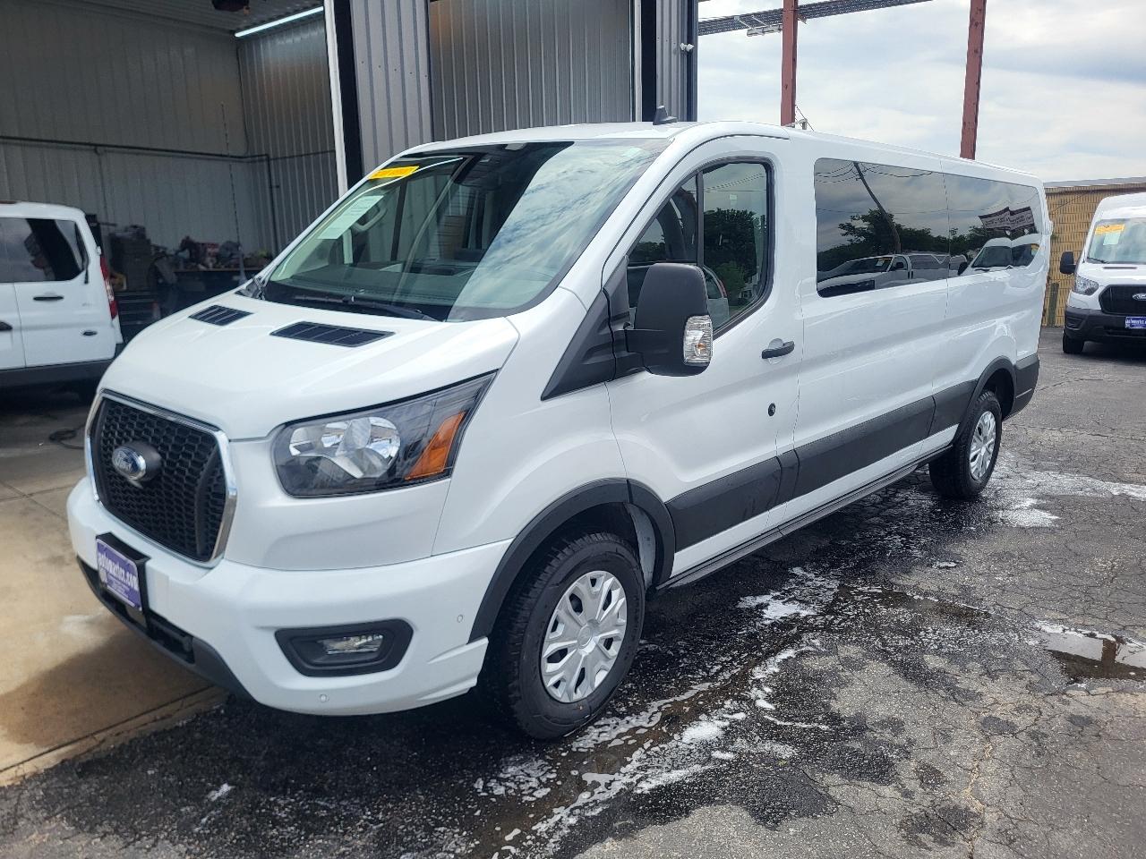 Ford Transit 350 Wagon Low Roof XLT w/Sliding Pass. 148-in. WB 2023