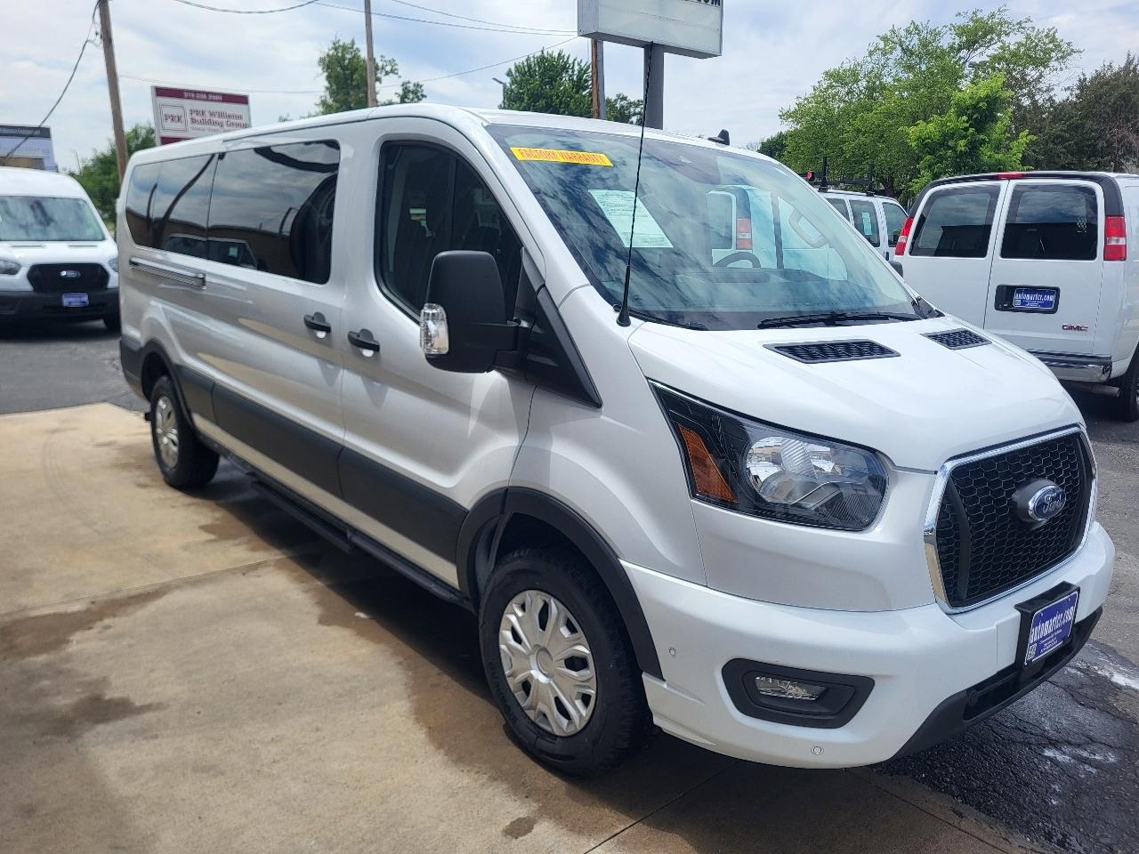 Ford Transit 350 Wagon Low Roof XLT w/Sliding Pass. 148-in. WB 2023