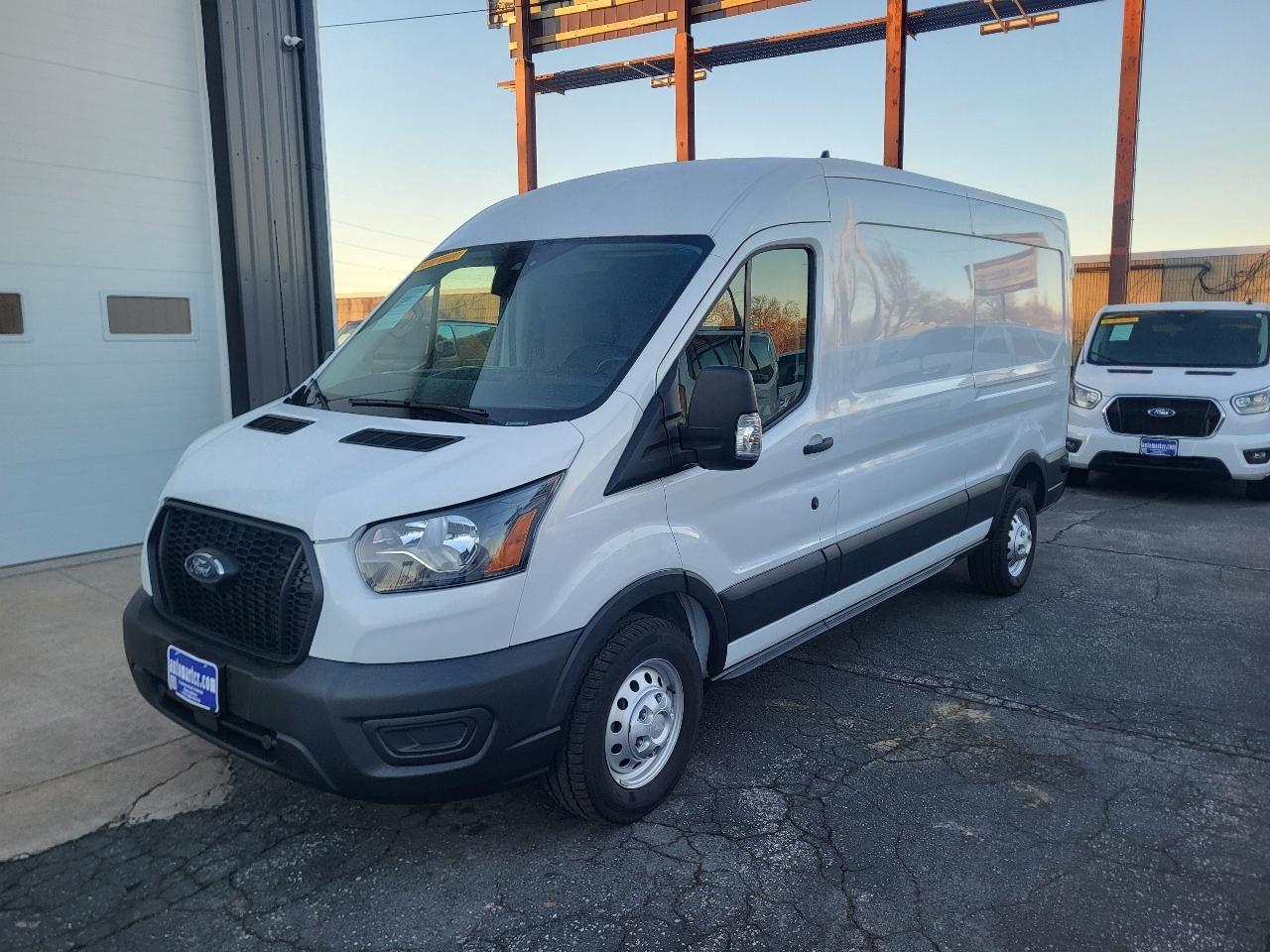 Ford Transit 250 Van Med. Roof w/Sliding Pass. 148-in. WB 2023