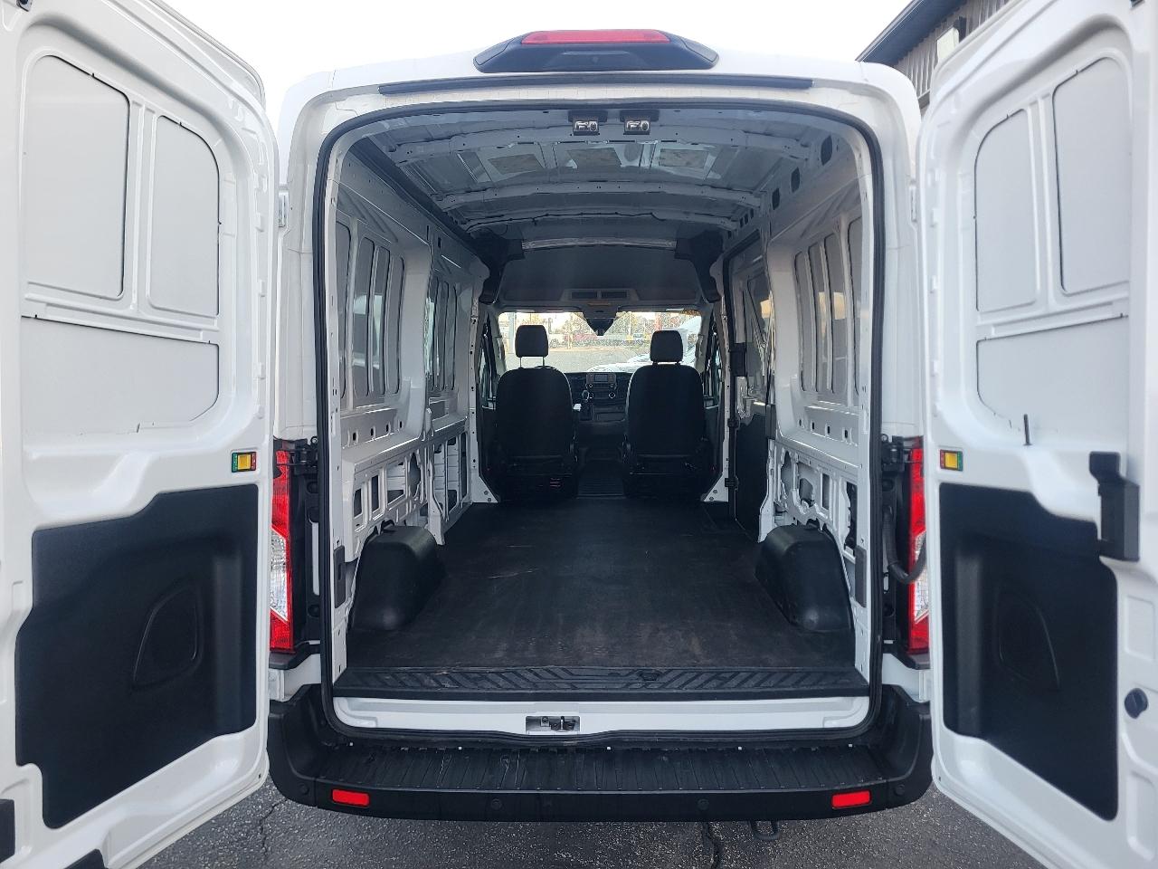 Ford Transit 250 Van Med. Roof w/Sliding Pass. 148-in. WB 2023