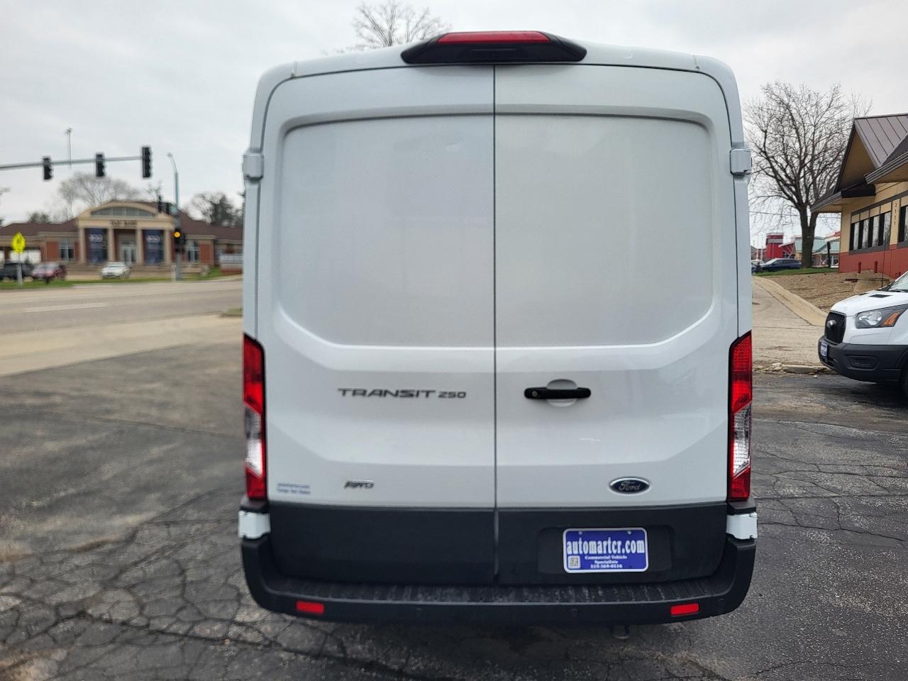 Ford Transit 250 Van Med. Roof w/Sliding Pass. 148-in. WB 2023