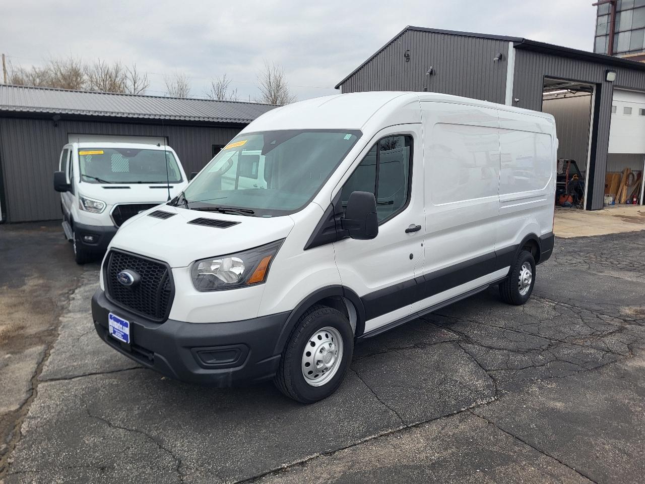 Ford Transit 250 Van Med. Roof w/Sliding Pass. 148-in. WB 2023