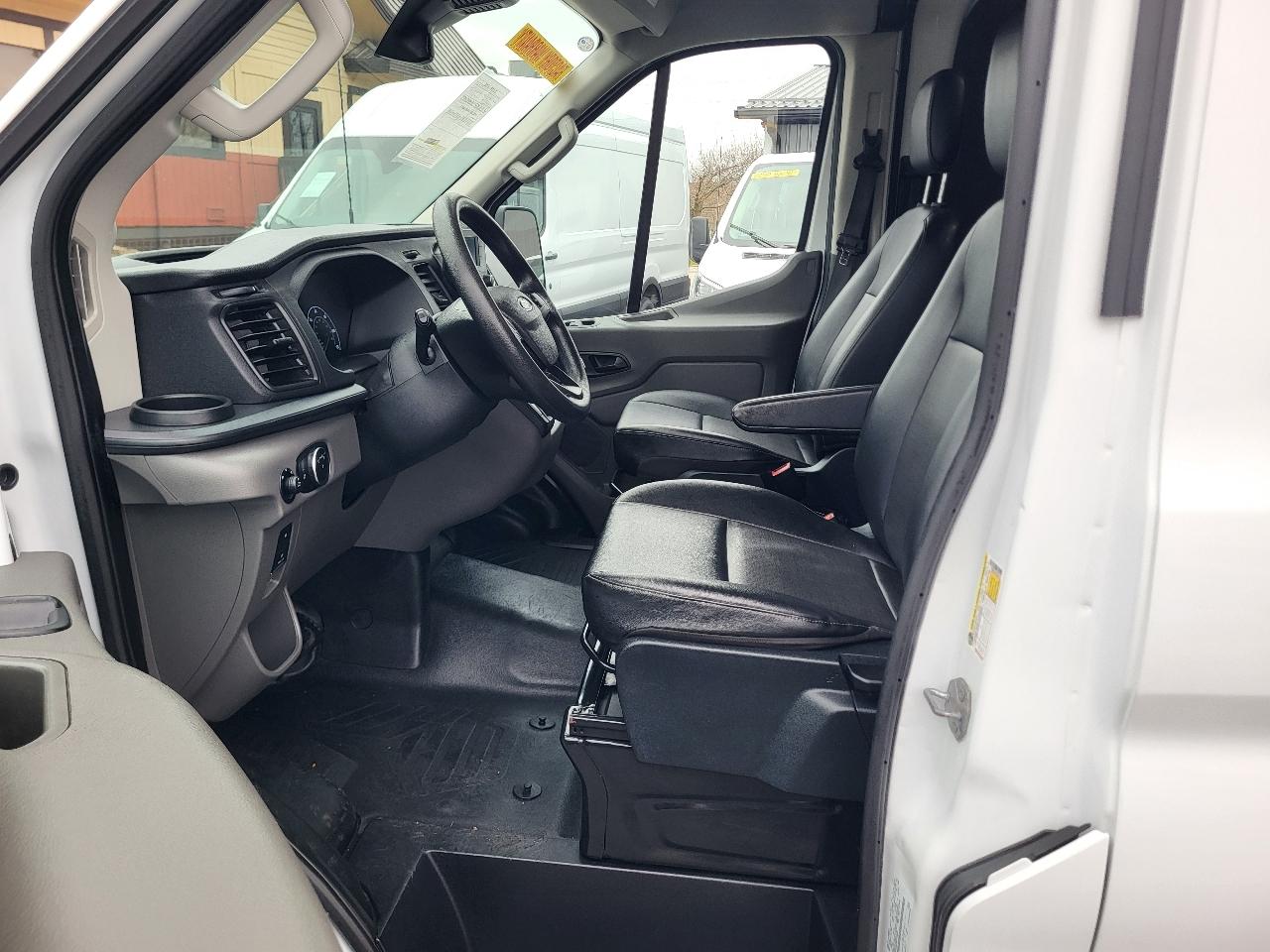 Ford Transit 250 Van Med. Roof w/Sliding Pass. 148-in. WB 2023