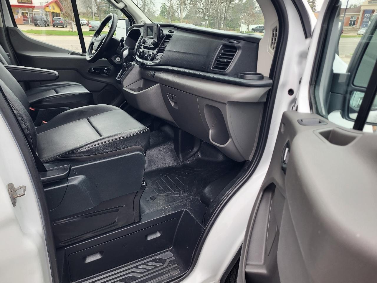 Ford Transit 250 Van Med. Roof w/Sliding Pass. 148-in. WB 2023