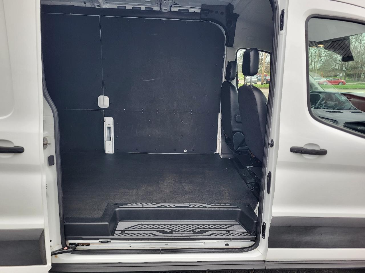 Ford Transit 250 Van Med. Roof w/Sliding Pass. 148-in. WB 2023