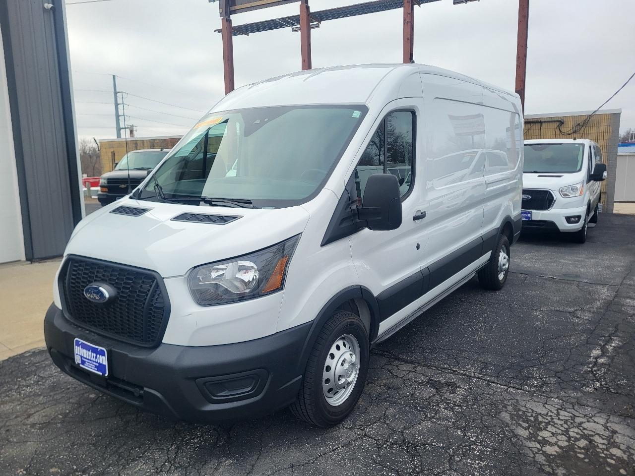 Ford Transit 250 Van Med. Roof w/Sliding Pass. 148-in. WB 2023