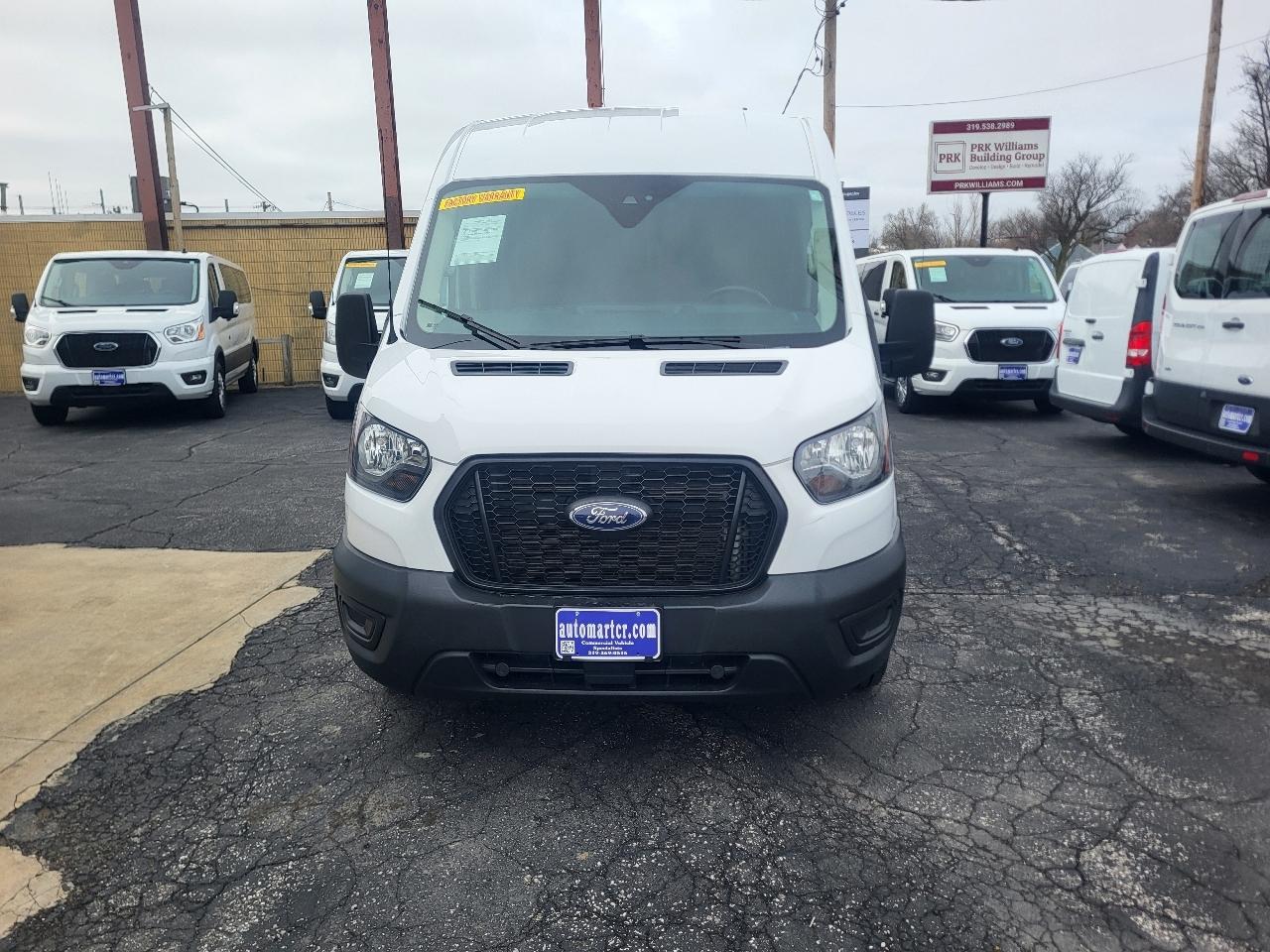 Ford Transit 250 Van Med. Roof w/Sliding Pass. 148-in. WB 2023