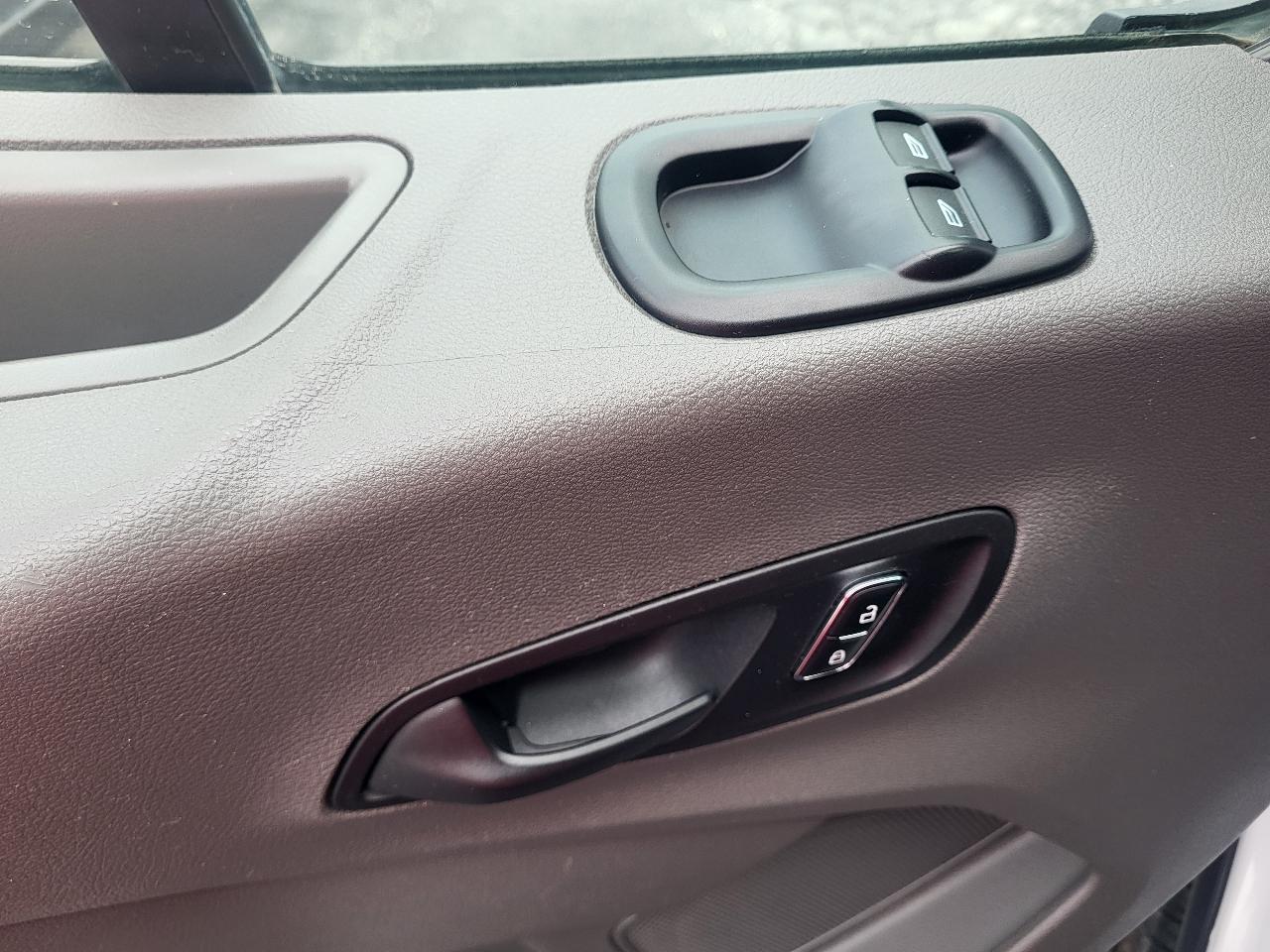 Ford Transit 250 Van Med. Roof w/Sliding Pass. 148-in. WB 2023