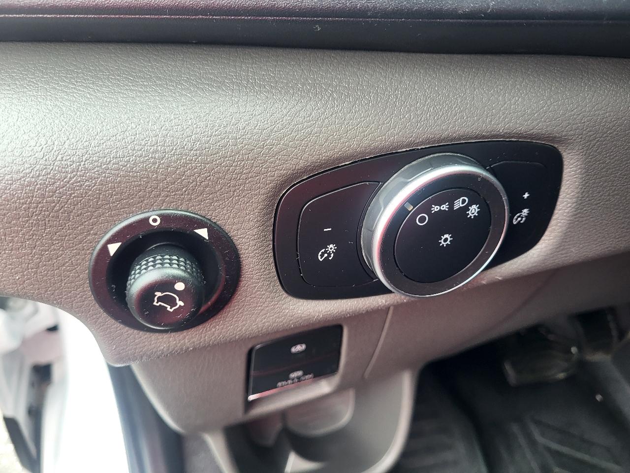 Ford Transit 250 Van Med. Roof w/Sliding Pass. 148-in. WB 2023