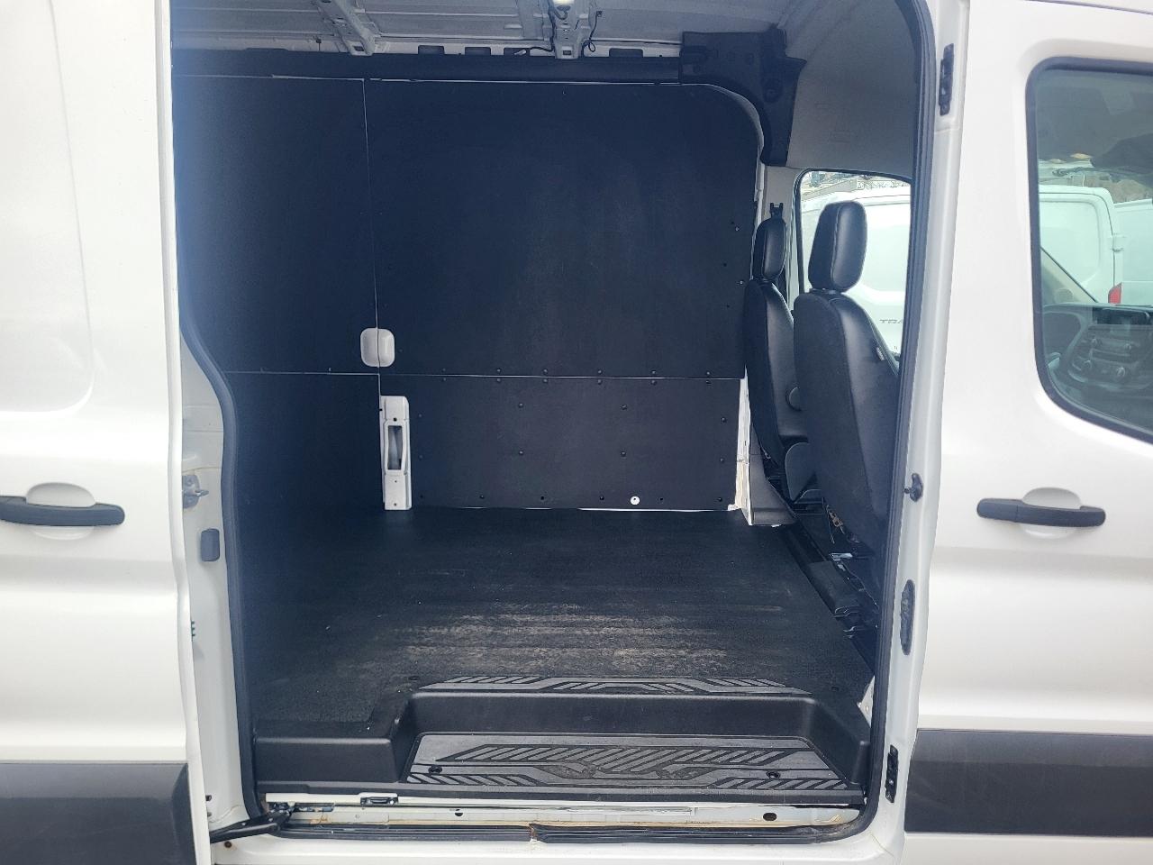 Ford Transit 250 Van Med. Roof w/Sliding Pass. 148-in. WB 2023