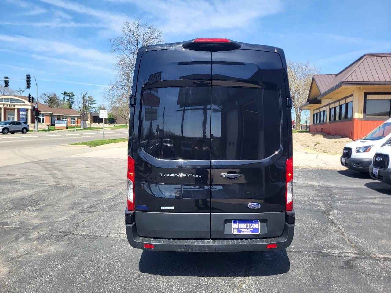 Ford Transit 250 Van High Roof w/Sliding Pass. 148-in. WB EL 2023