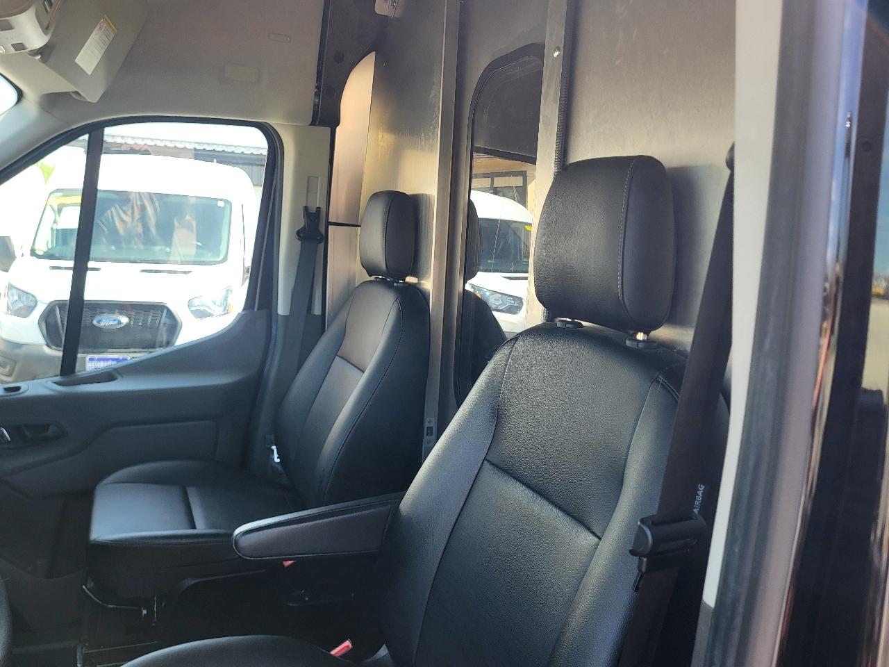 Ford Transit 250 Van High Roof w/Sliding Pass. 148-in. WB EL 2023