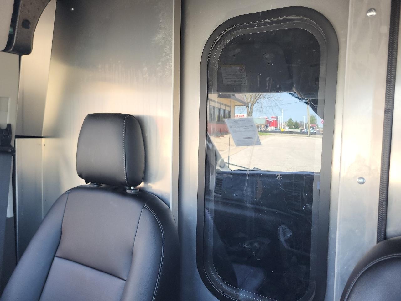 Ford Transit 250 Van High Roof w/Sliding Pass. 148-in. WB EL 2023