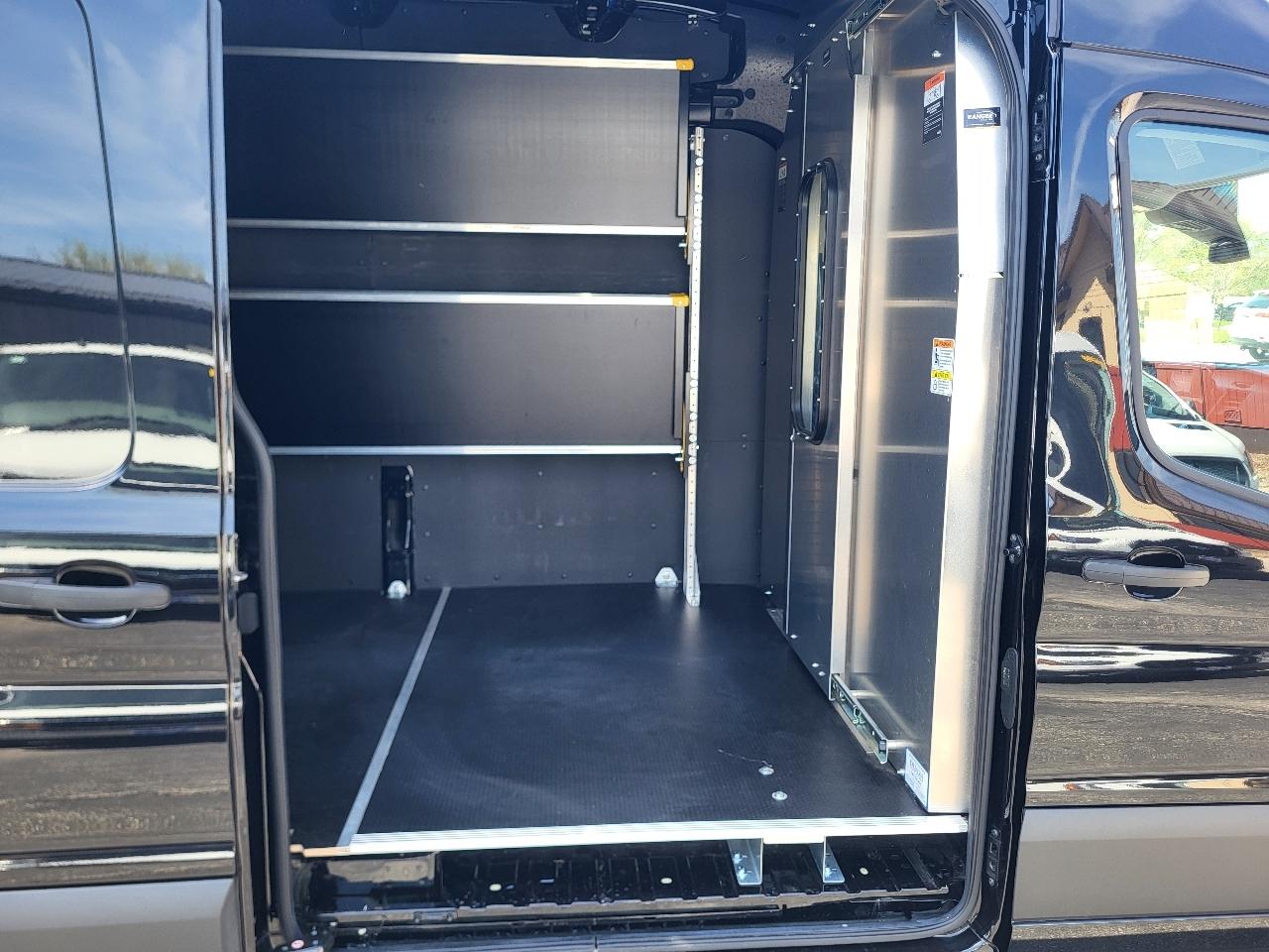 Ford Transit 250 Van High Roof w/Sliding Pass. 148-in. WB EL 2023