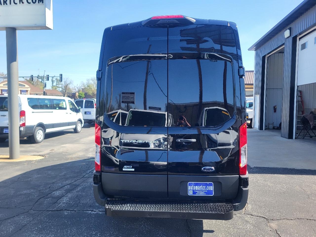 Ford Transit 250 Van High Roof w/Sliding Pass. 148-in. WB 2023