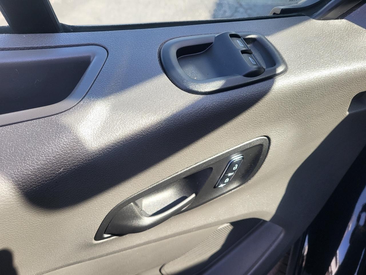 Ford Transit 250 Van High Roof w/Sliding Pass. 148-in. WB 2023