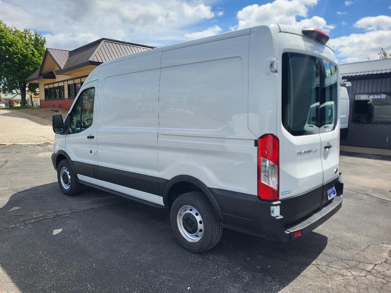 Ford Transit 250 Van Med. Roof w/Sliding Pass. 130-in. WB 2019