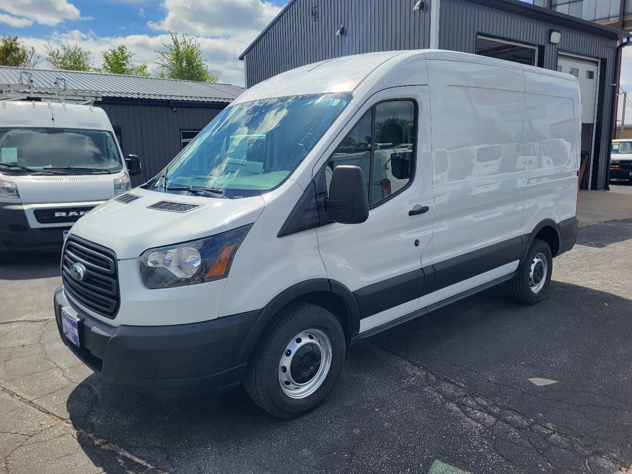 Ford Transit 250 Van Med. Roof w/Sliding Pass. 130-in. WB 2019