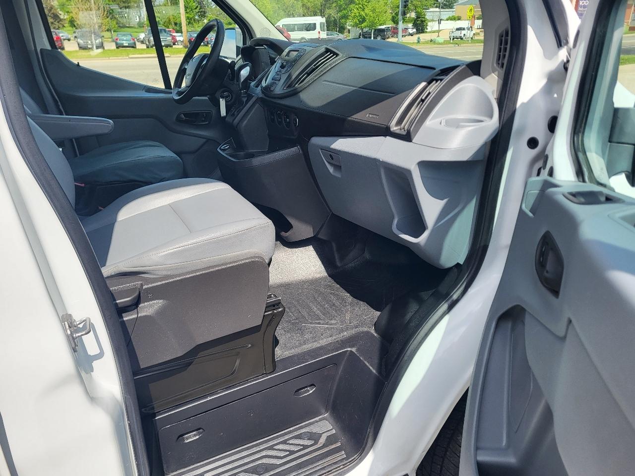 Ford Transit 250 Van Med. Roof w/Sliding Pass. 130-in. WB 2019