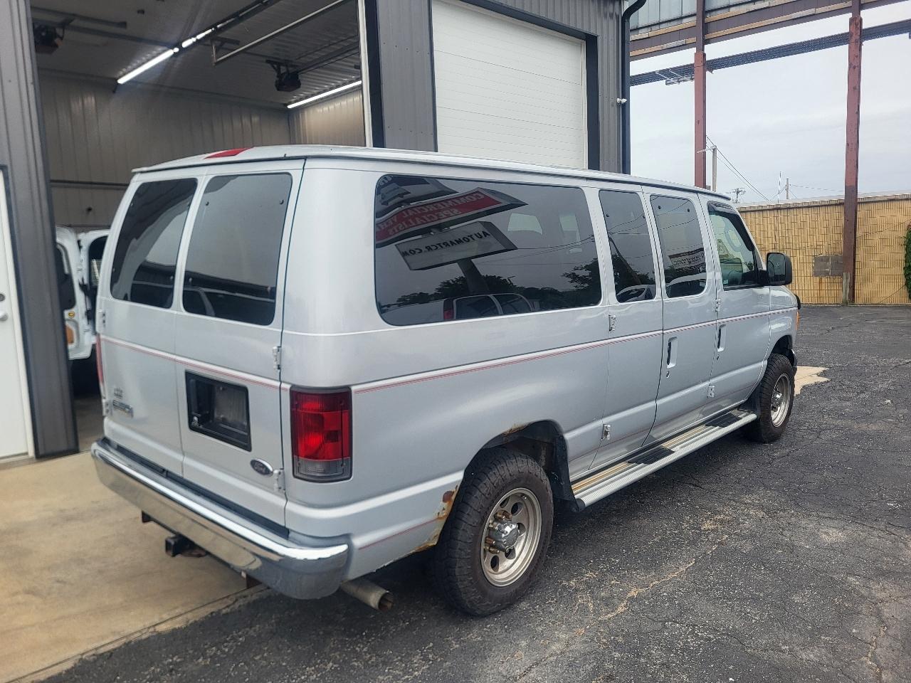 Ford Econoline E-150 Chateau 2007