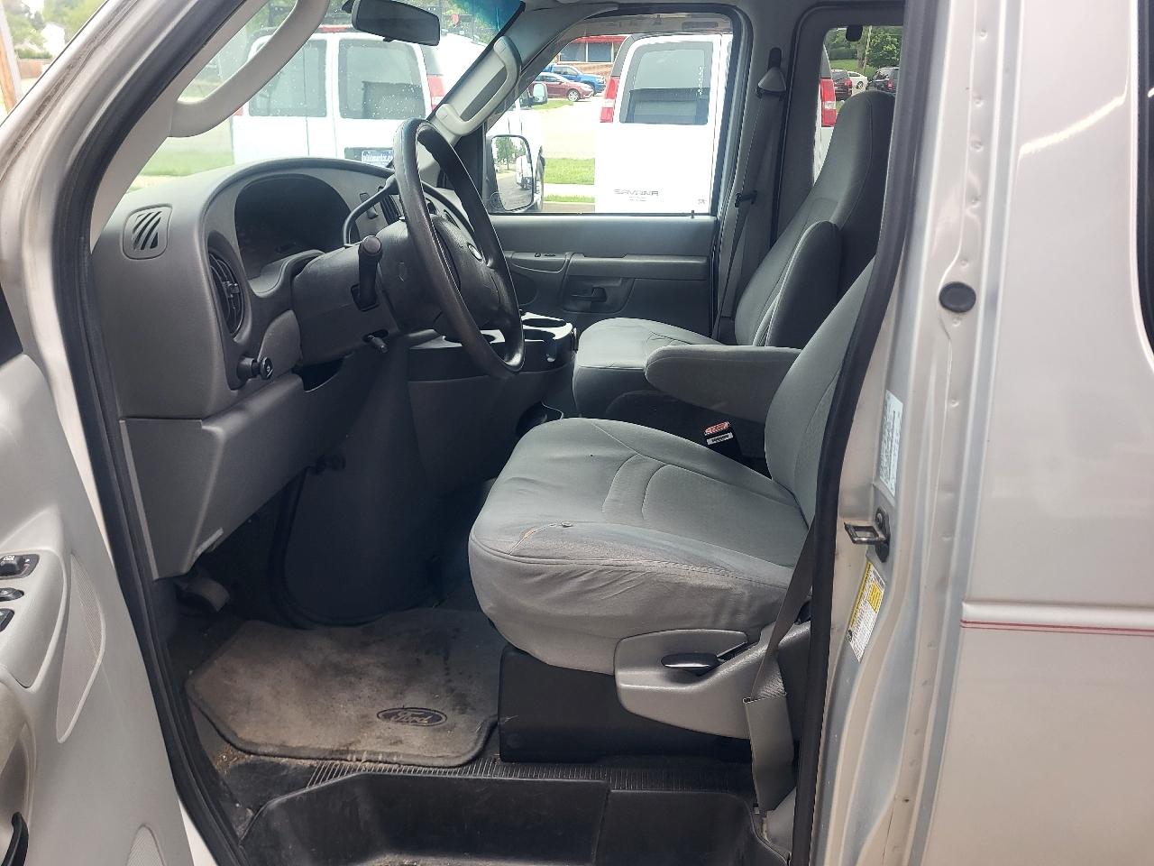 Ford Econoline E-150 Chateau 2007