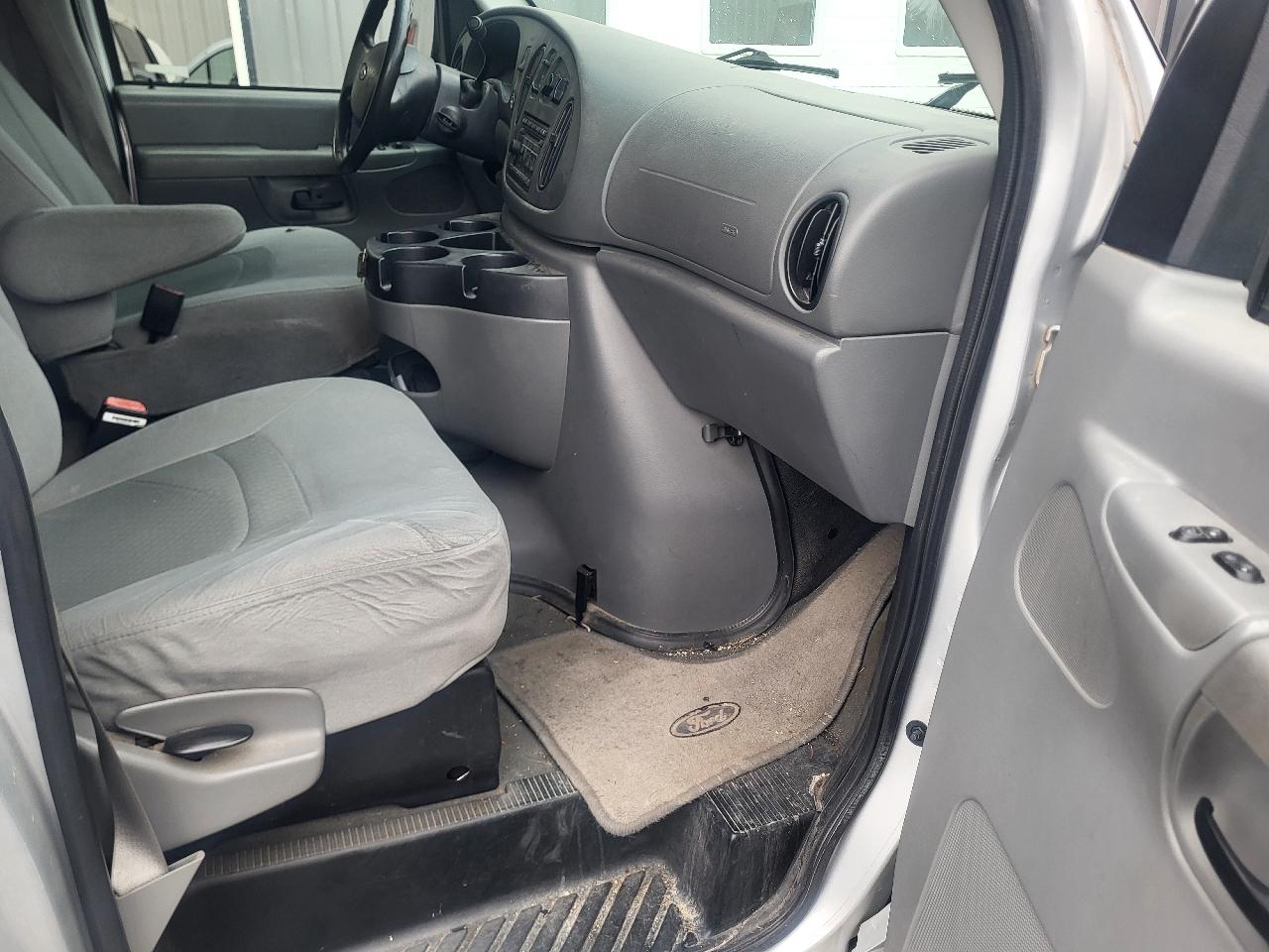 Ford Econoline E-150 Chateau 2007