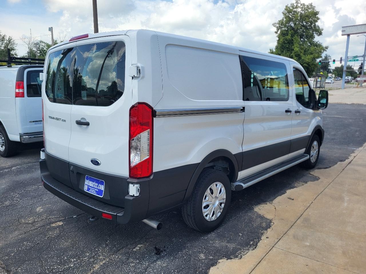 Ford Transit 250 Van 2025