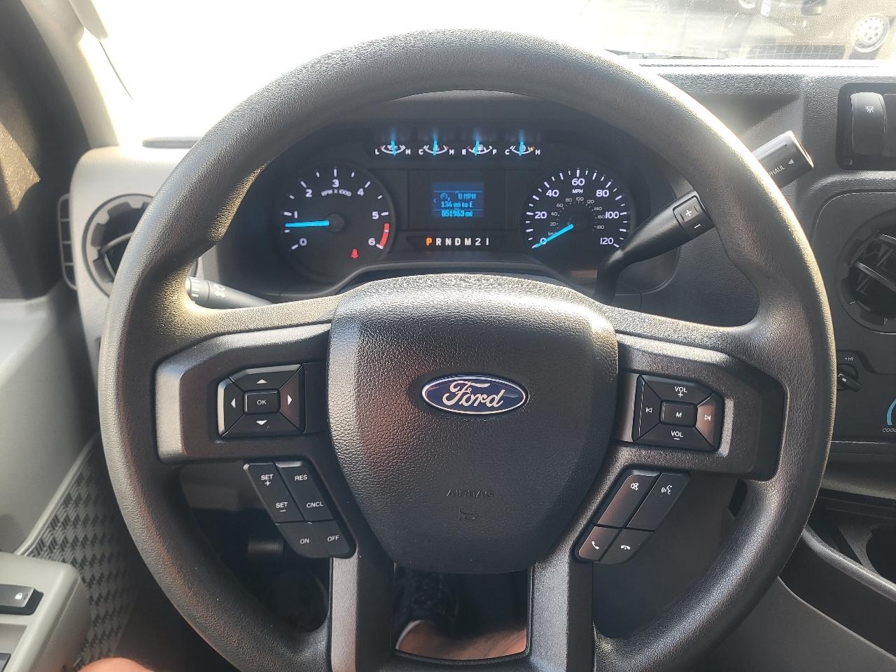 Ford Econoline E-350 Super Duty 2024