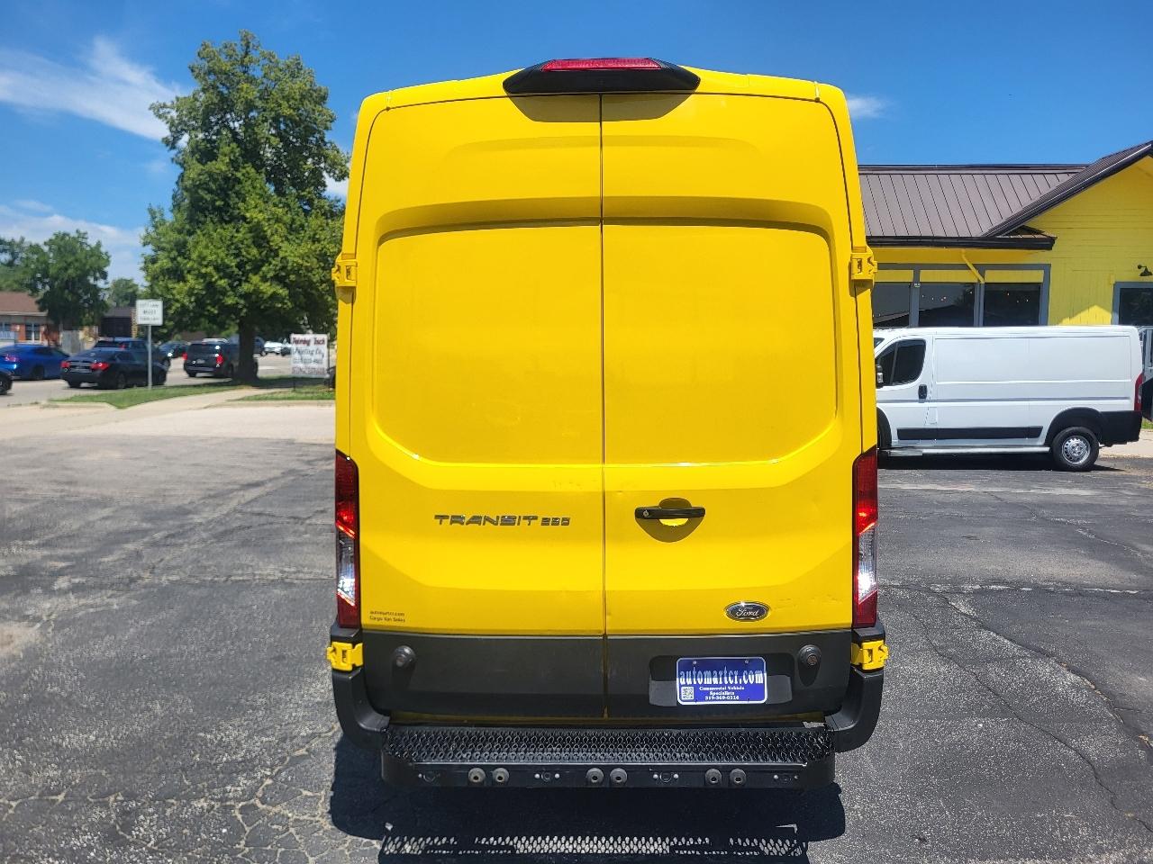 Ford Transit 250 Van High Roof w/Sliding Pass. 148-in. WB EL 2021