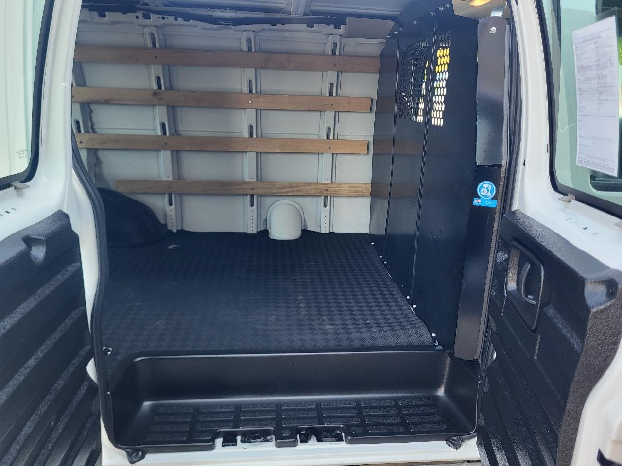 GMC Savana G2500 Cargo 2025