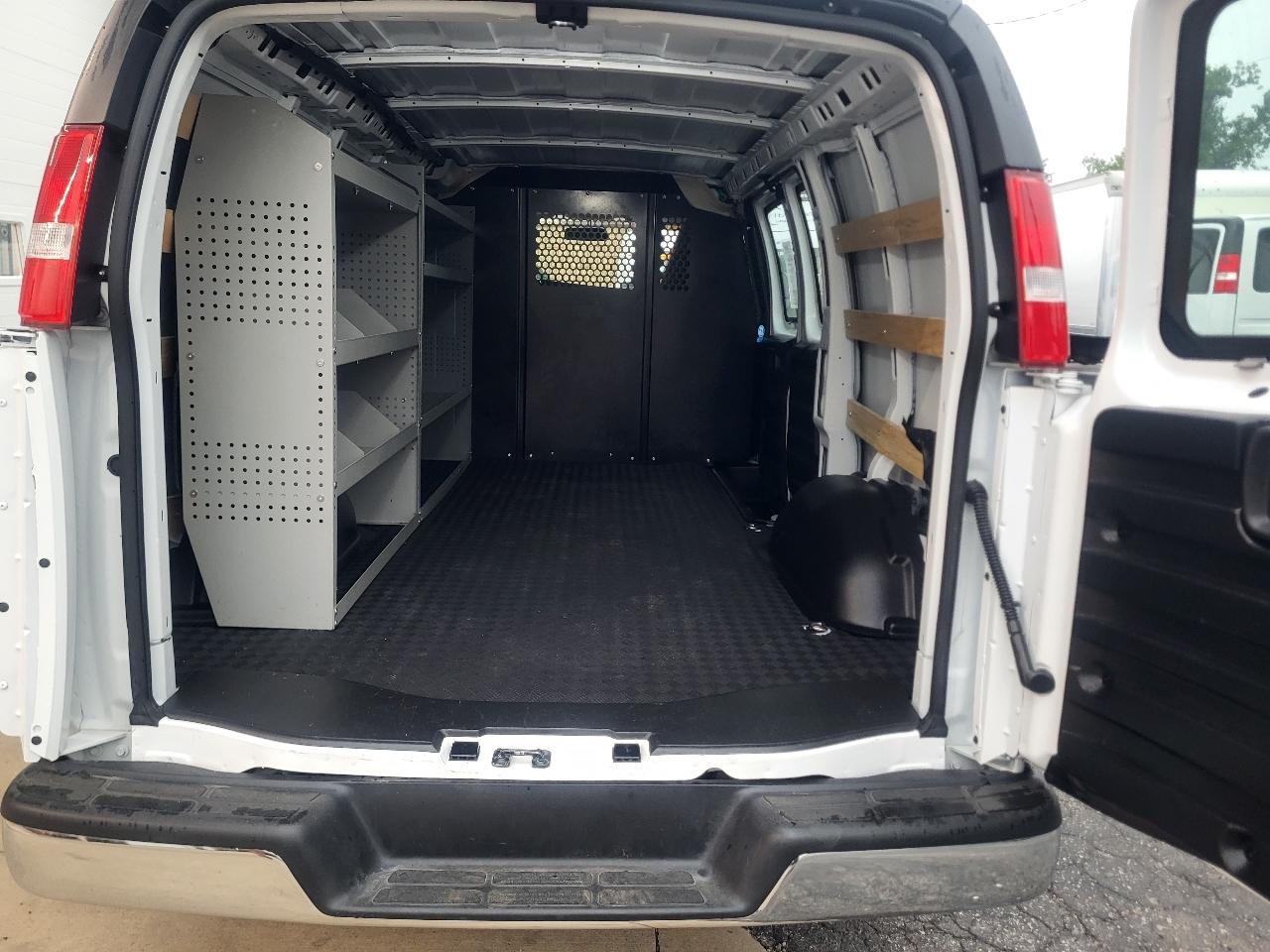 GMC Savana G2500 Cargo 2025