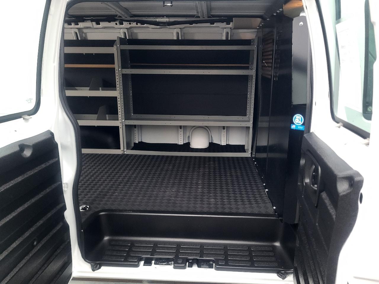 GMC Savana G2500 Cargo 2025