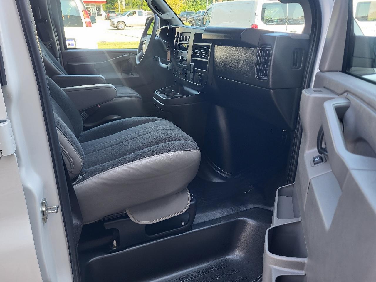 Chevrolet Express 2500 Cargo 2025