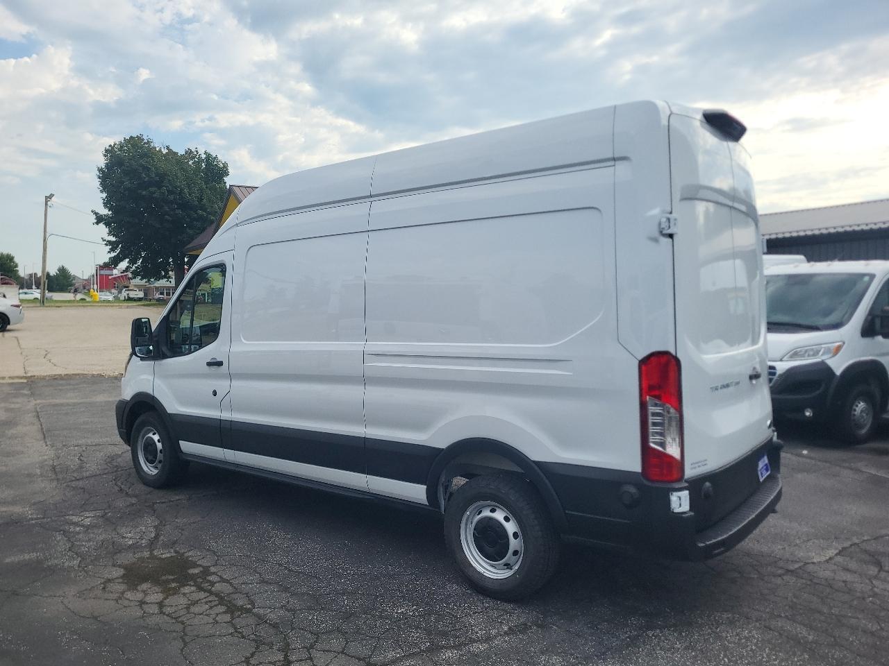 Ford Transit 250 Van High Roof w/Sliding Pass. 148-in. WB 2025