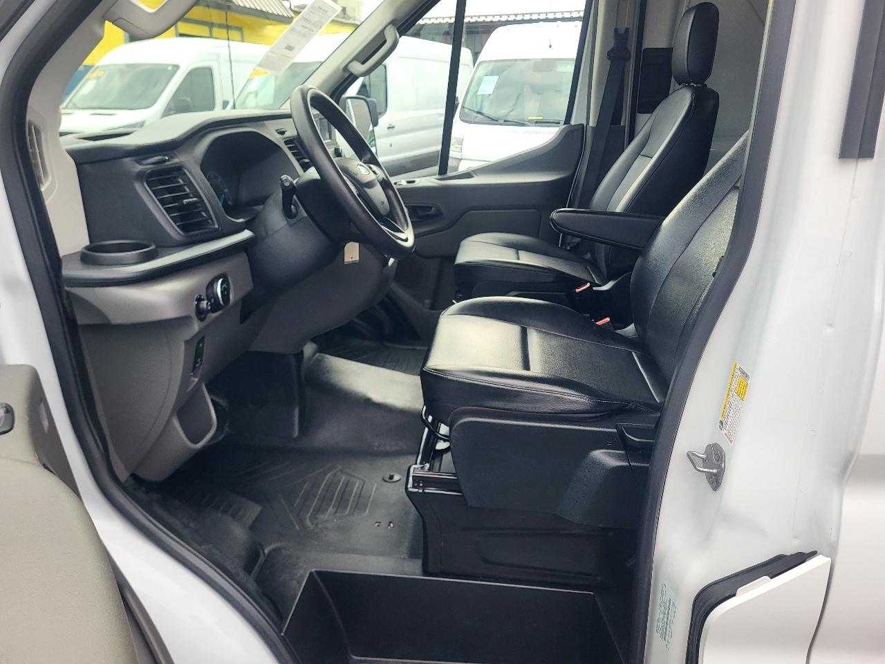 Ford Transit 250 Van High Roof w/Sliding Pass. 148-in. WB 2025