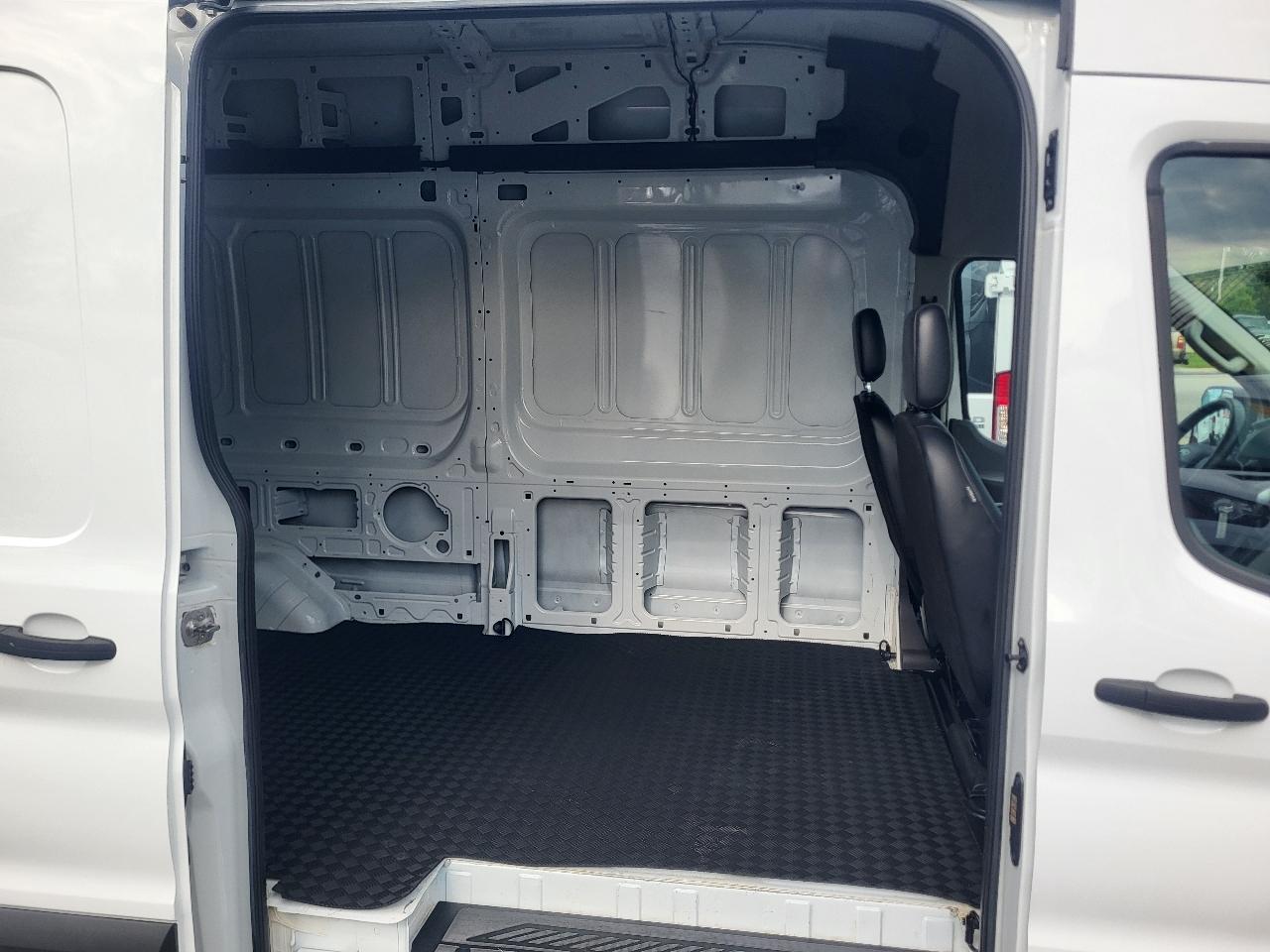 Ford Transit 250 Van High Roof w/Sliding Pass. 148-in. WB 2025