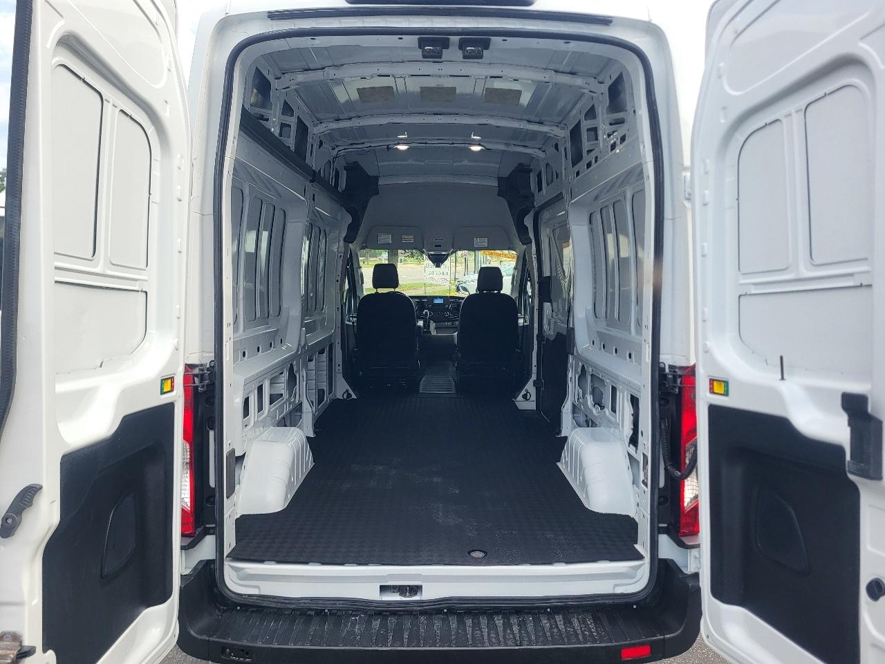 Ford Transit 250 Van High Roof w/Sliding Pass. 148-in. WB 2025