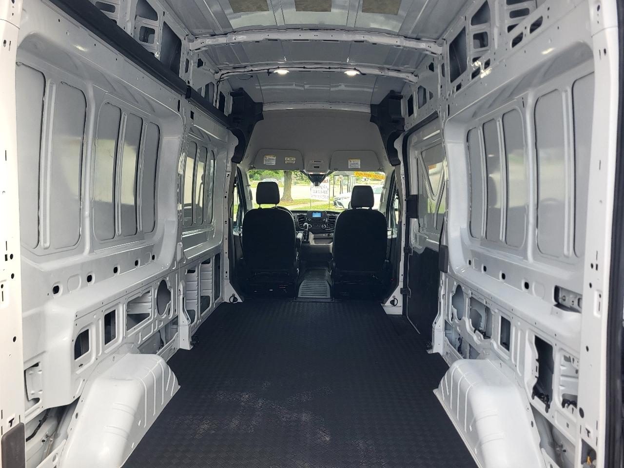 Ford Transit 250 Van High Roof w/Sliding Pass. 148-in. WB 2025