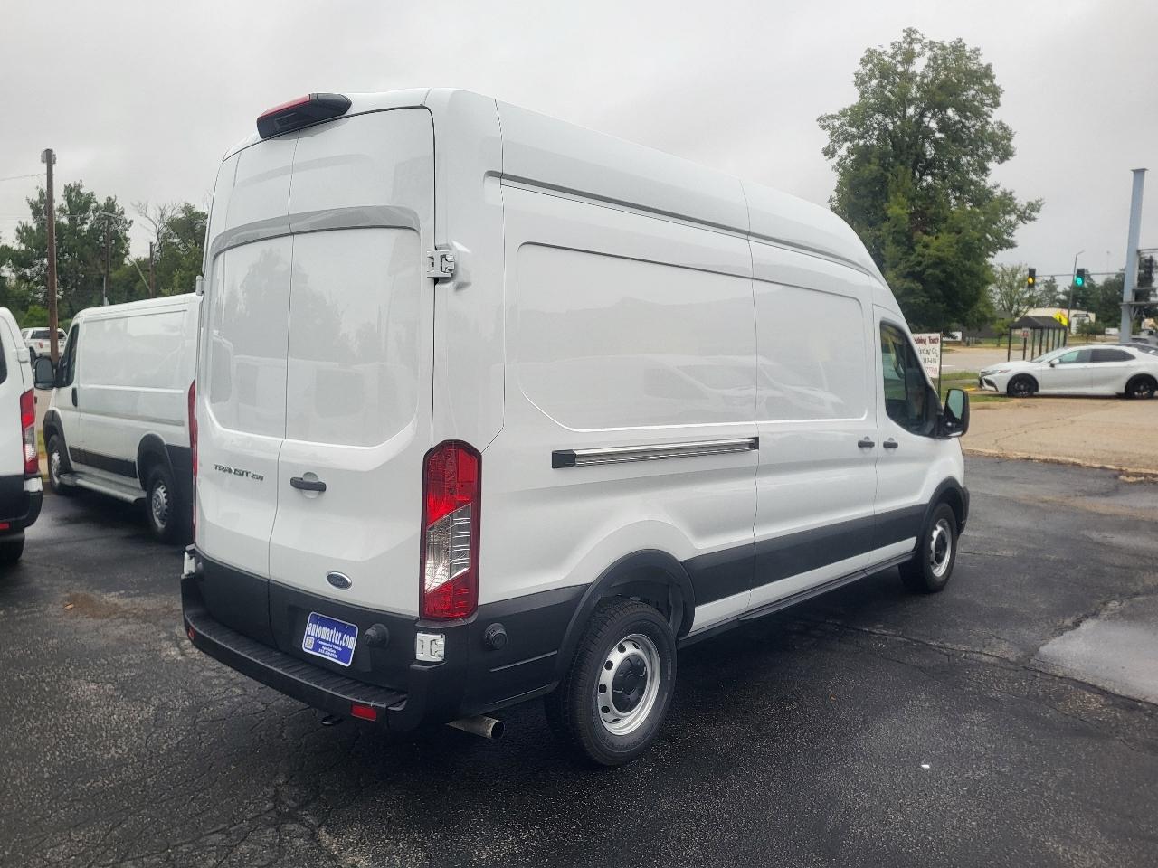 Ford Transit 250 Van High Roof w/Sliding Pass. 148-in. WB 2025