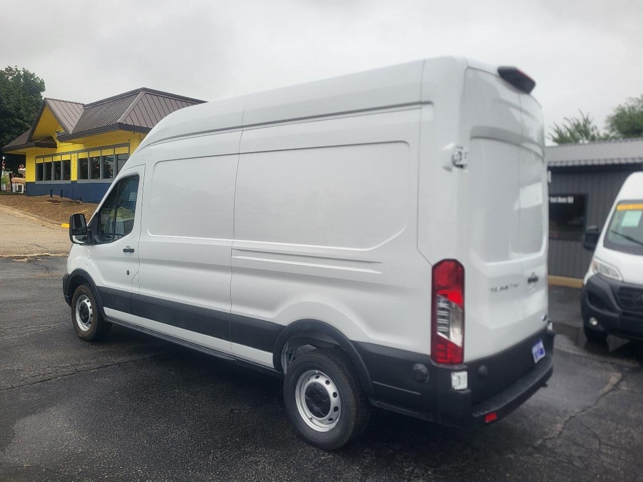 Ford Transit 250 Van High Roof w/Sliding Pass. 148-in. WB 2025